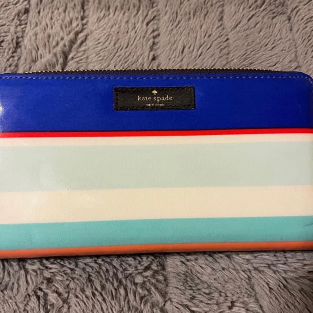 Accordion wallet- Kate Spade